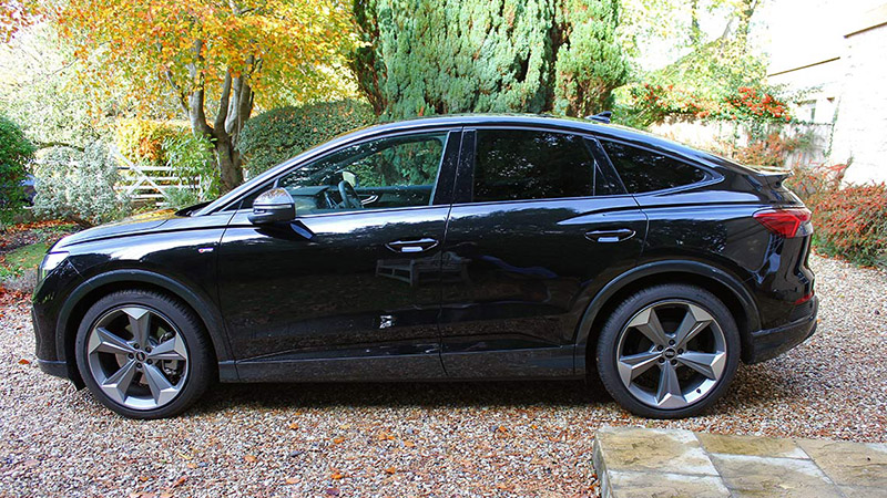 Audi Q4 e-tron Black Edition